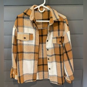 SHEIN womens tan shacket. Size small.